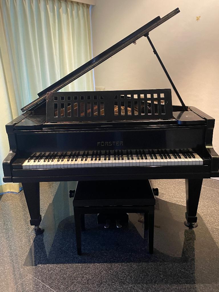 Piano, Muziek en Instrumenten, Piano's, Ophalen, Gebruikt, Zwart, Vleugel