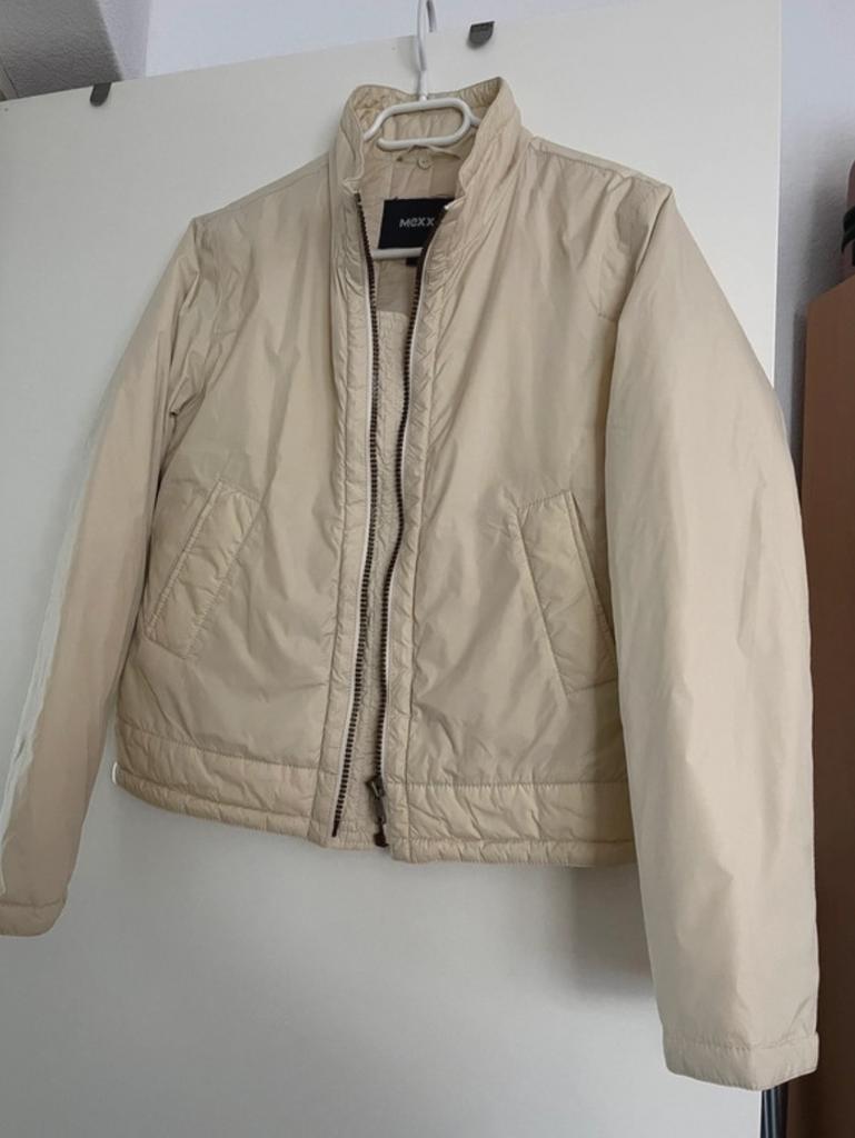 Mooie beige Mexx jas Maat S, Kleding | Dames, Ophalen of Verzenden, Zo goed als nieuw, Maat 38/40 (M), Beige