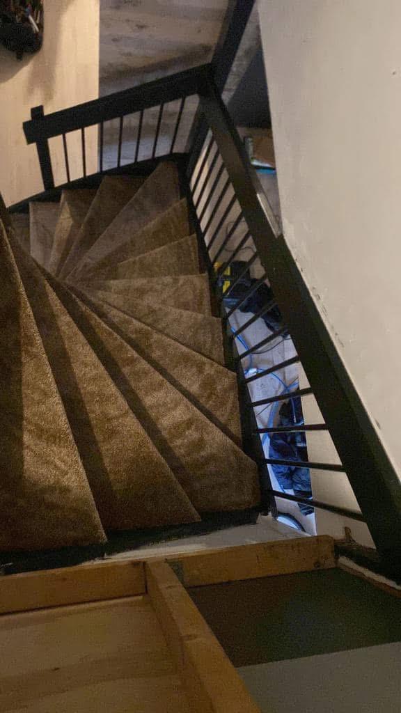 Tapijt bekleding OP = OP !, Huis en Inrichting, Stoffering | Tapijten en Kleden, Gebruikt, Bruin, 200 cm of meer, Overige vormen