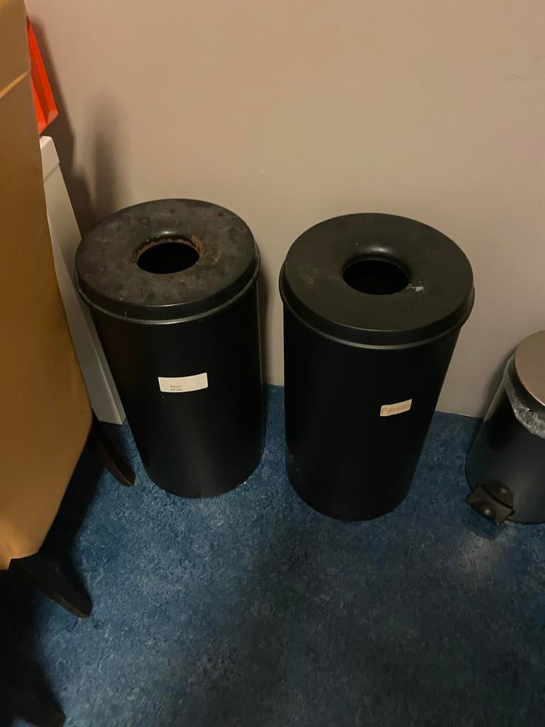 Vlam dovende prullenbakken 50 l, Ophalen, Gebruikt, 50 tot 75 cm, 40 liter of meer