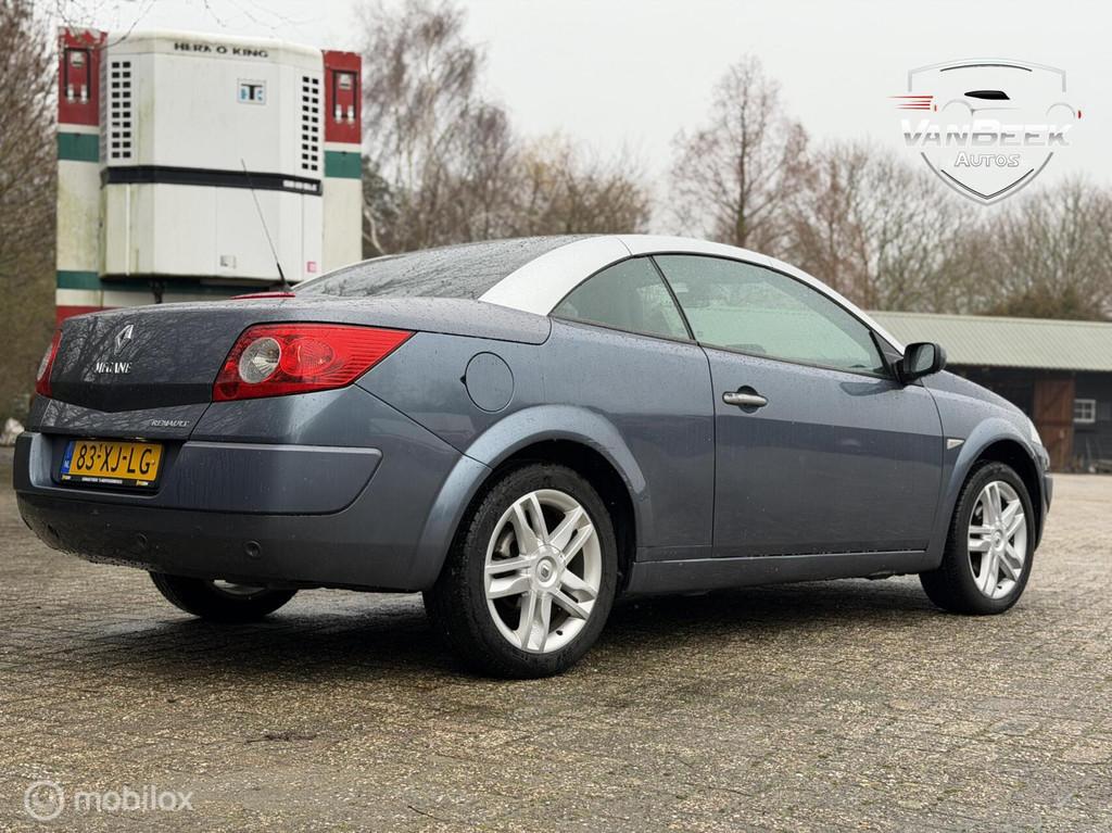 Renault Mégane Coupé-Cabriolet 2.0-16V Tech Line, Auto's, Voorwielaandrijving, 1998 cc, 135 pk, Gebruikt