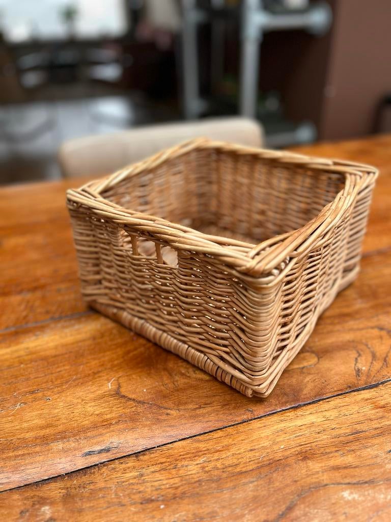 Rieten mandje - 25x25x15 cm - Goede staat, Huis en Inrichting, Mand, Vierkant, Ophalen of Verzenden, Zo goed als nieuw