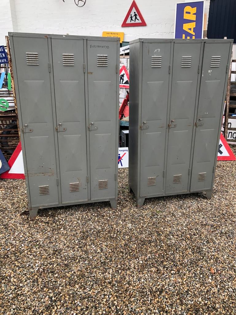 Doorleefde franse lockerkast geklonken metalen locker kast, Ophalen, Gebruikt