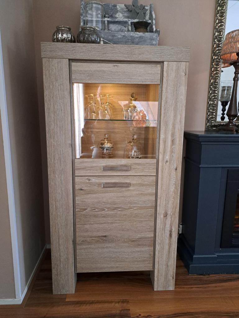 Mooie vitrinekast., Ophalen, 50 tot 100 cm, Zo goed als nieuw, 150 tot 200 cm