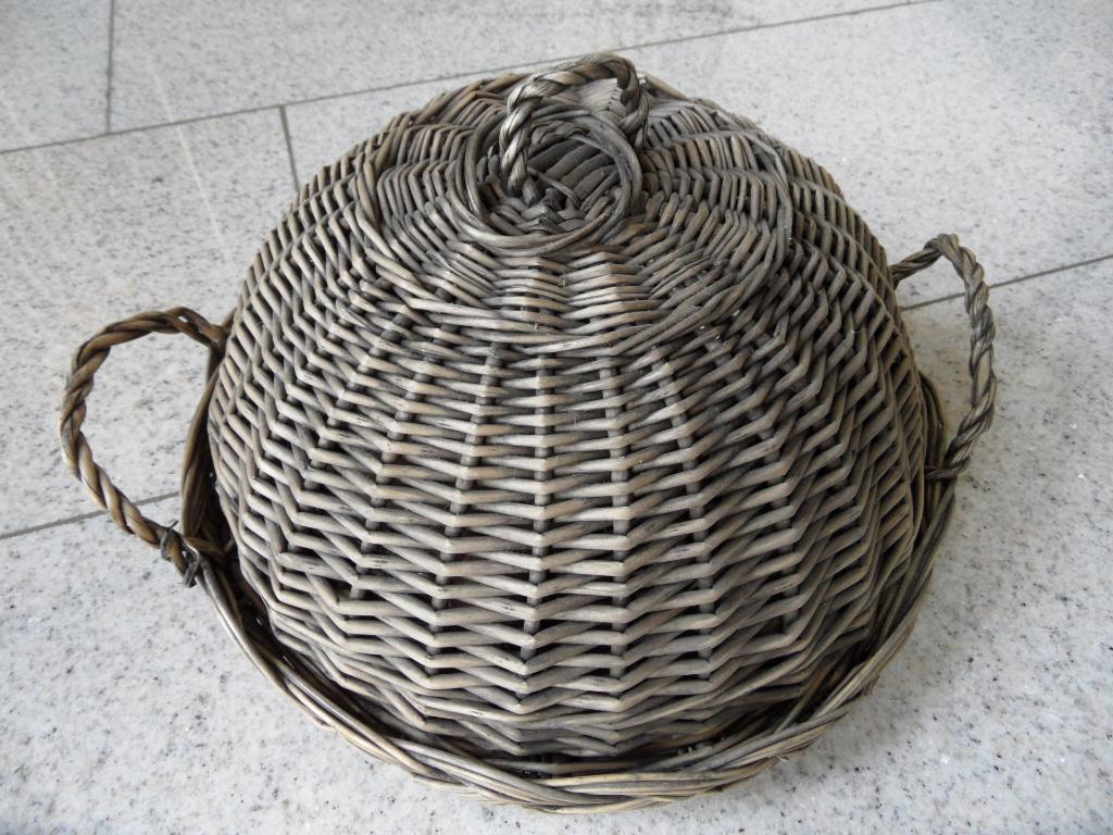 rieten kaasplateau met rieten stolp + 3 kaasmesjes - NIEUW, Huis en Inrichting, Ophalen of Verzenden, Nieuw