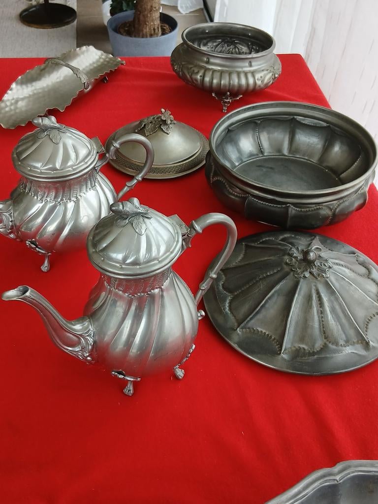 TINNEN SCHALEN EN KOFFIE/THEEPOT, Antiek en Kunst, Antiek | Tin, Ophalen