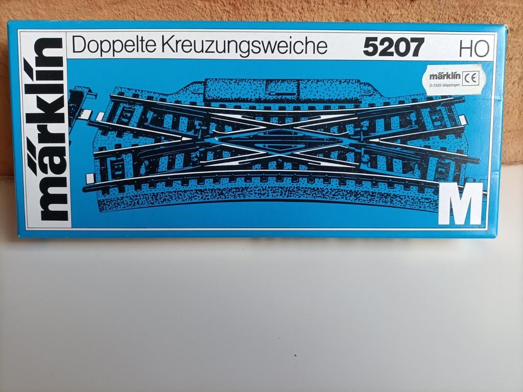 Märklin 5207 M-rails elektrische dubbele kruiswissel, Wisselstroom, Gebruikt, Rails, Ophalen of Verzenden