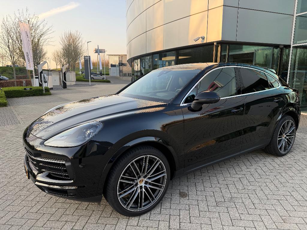 Porsche Cayenne Coupe 3.0 V6 340pk Tiptronic S 2019 Zwart, Automaat, Cayenne, 2005 kg, Parkeerassistent
