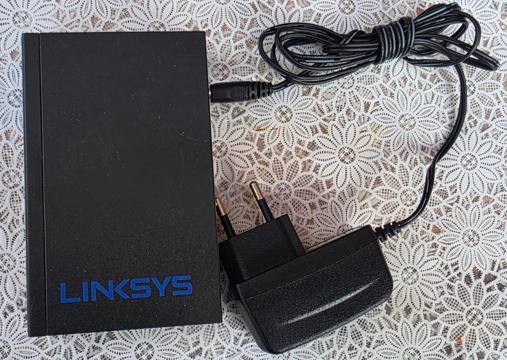 Linksys LGS105 - 5 Poorts Gigabit Switch, Computers en Software, Netwerk switches, Ophalen of Verzenden, Gebruikt