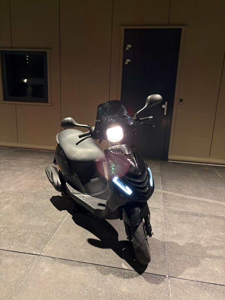 Piaggio zip 50cc 4 takt, Fietsen en Brommers, Ophalen of Verzenden, Tweetakt, Overige modellen