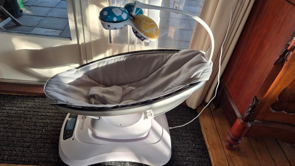 4moms mamaRoo 1037 Babyswing met App-bediening, Kinderen en Baby's, Verstelbaar, Wipstoel, Zo goed als nieuw, Ophalen