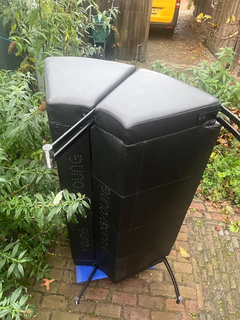 2x Young International Gelderland 2-zitsbankje zwart leer, Ophalen, Metaal, Gebruikt, Tweepersoons