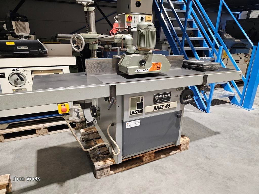 Freesmachine met aanvoerapparraat en Schuininstelbaar, Doe-het-zelf en Verbouw, Gereedschap | Freesmachines, Ophalen, Gebruikt