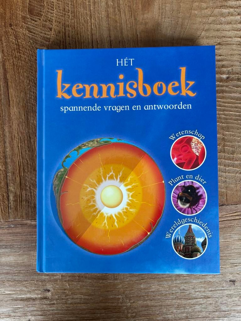 Hét kennisboek - Spannende vragen en antwoorden, Boeken, Ophalen of Verzenden, Zo goed als nieuw