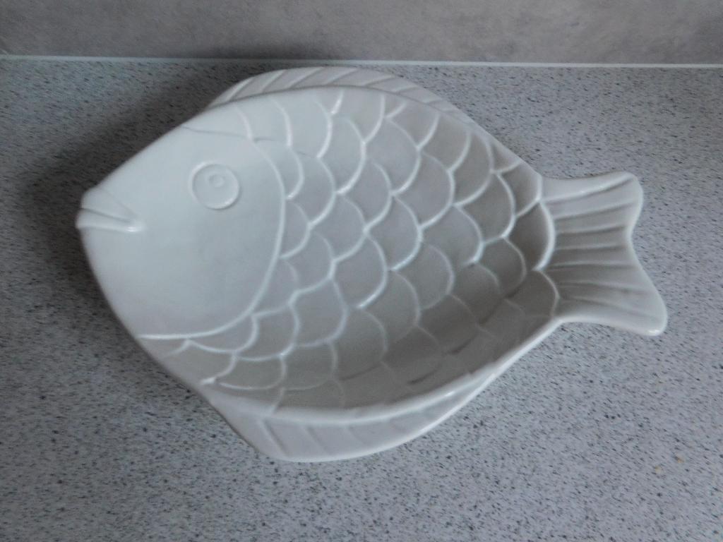 Bord Schaal Vis 25x19 cm. Platvis Wit, Ophalen of Verzenden, Zo goed als nieuw, Bord(en), Overige stijlen