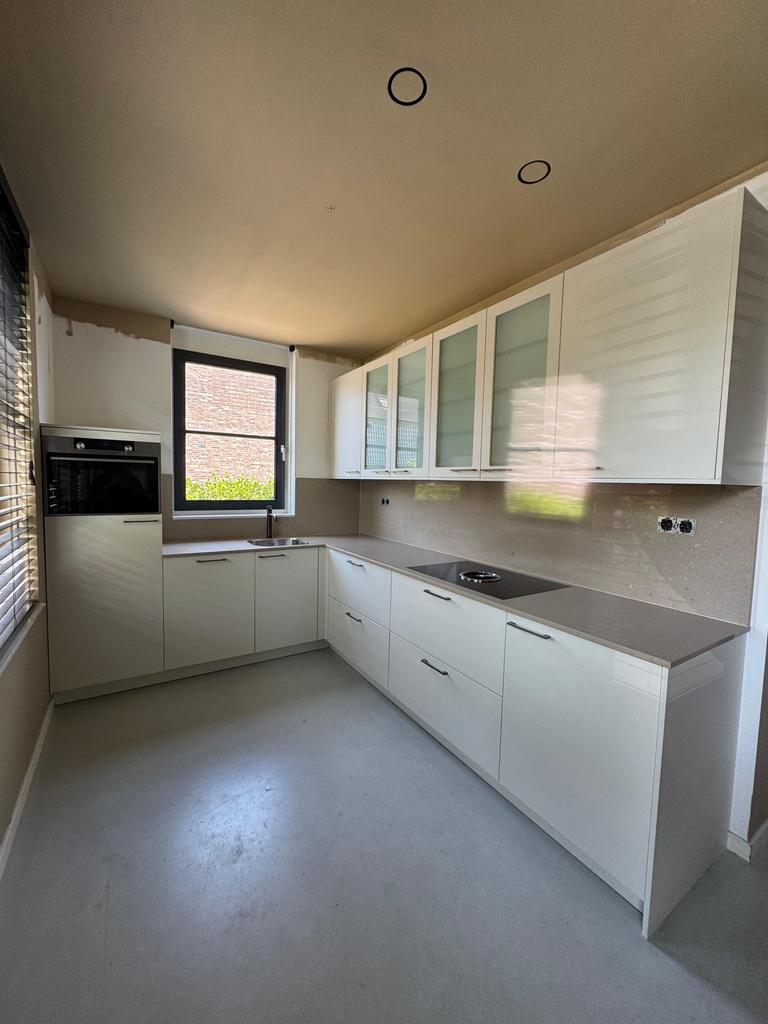 Nette Hoekkeuken Composiet + TOP Apparatuur GEDEMONTEERD