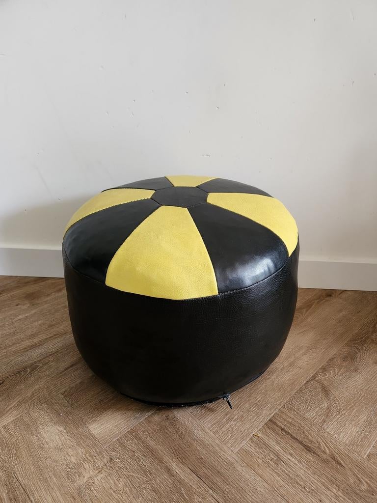 Vintage poef echt leder mid centruy, Minder dan 50 cm, Ophalen of Verzenden, Zo goed als nieuw, Vintage