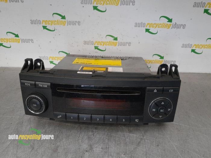 Radio CD Speler van een Mercedes B-Klasse, Gebruikt, -, -, 3 maanden garantie