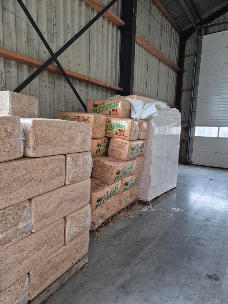 Vlas, Houtvezel, houtkrullen, XL krullen, Plospan te koop, Dieren en Toebehoren, Paarden en Pony's | Overige Paardenspullen, Zo goed als nieuw