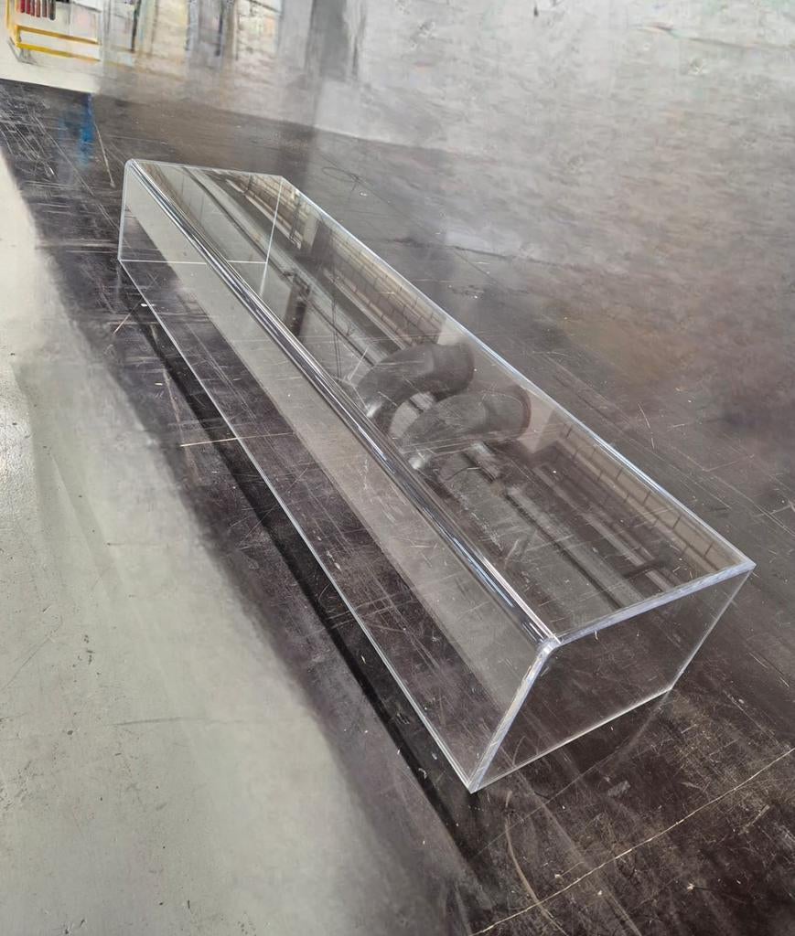 Nieuwe afdekkappen van plexiglas, Ophalen, Nieuw