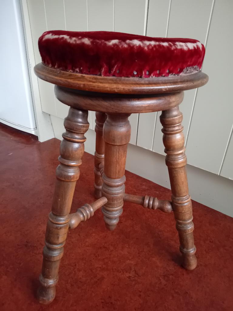 Antieke pianokruk in hoogte verstelbaar, Ophalen, Gebruikt, Bruin, Overige typen