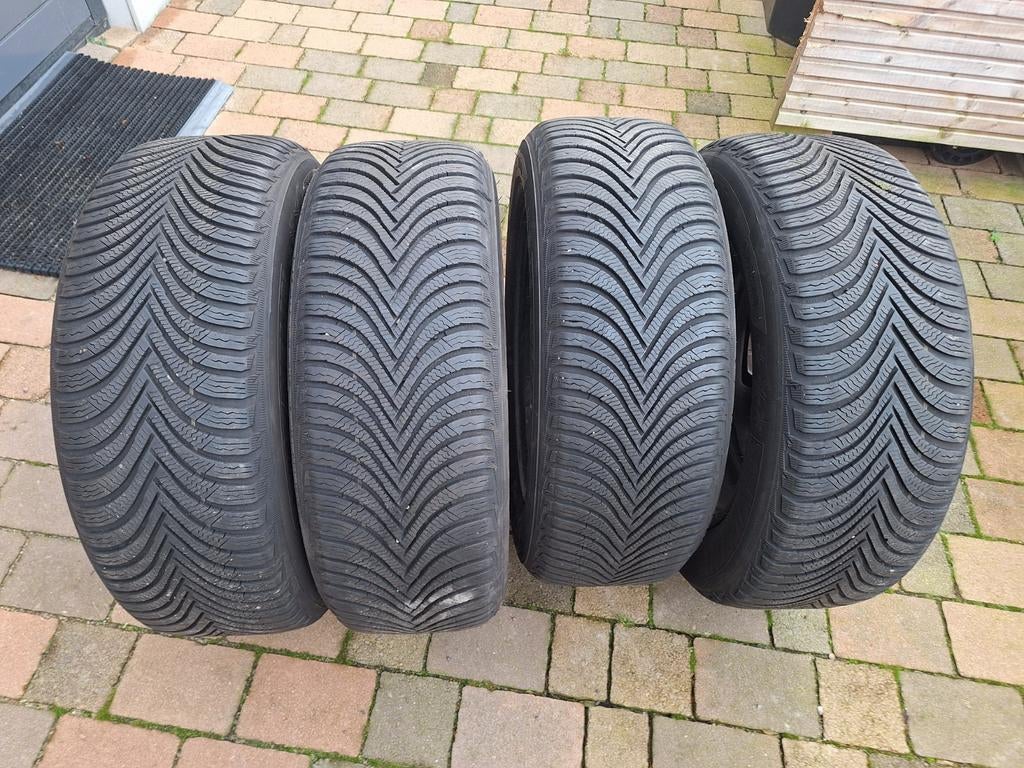 Nette set winterbanden op stalen velg, Auto-onderdelen, Ophalen, 16 inch, Banden en Velgen, Winterbanden
