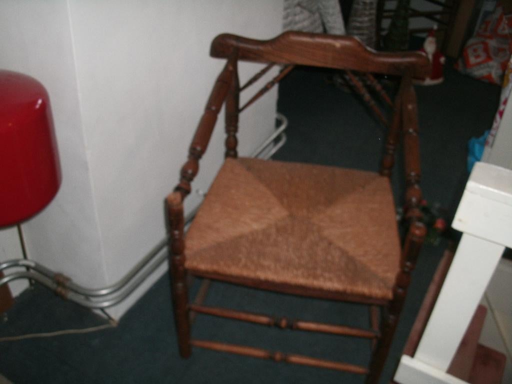 ser 1 opa's stoel heeft hond een stukje eraf  gebeten, Antiek en Kunst, Ophalen of Verzenden