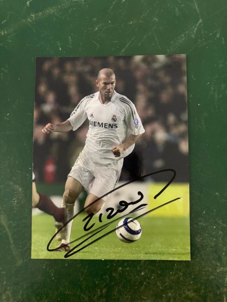 Gesigneerde foto Zinedine Zidane Real Madrid, Ophalen of Verzenden, Spelerskaart