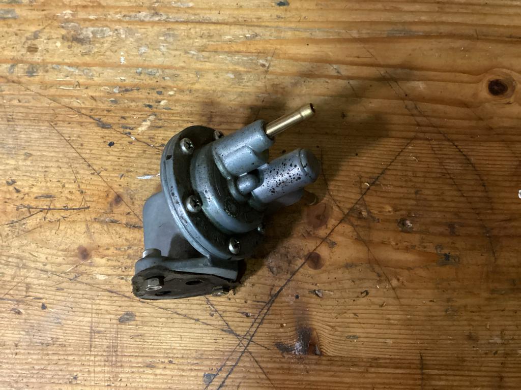 Benzinepomp Peugeot 304 - Oldtimer Onderdeel, Ophalen, Gebruikt
