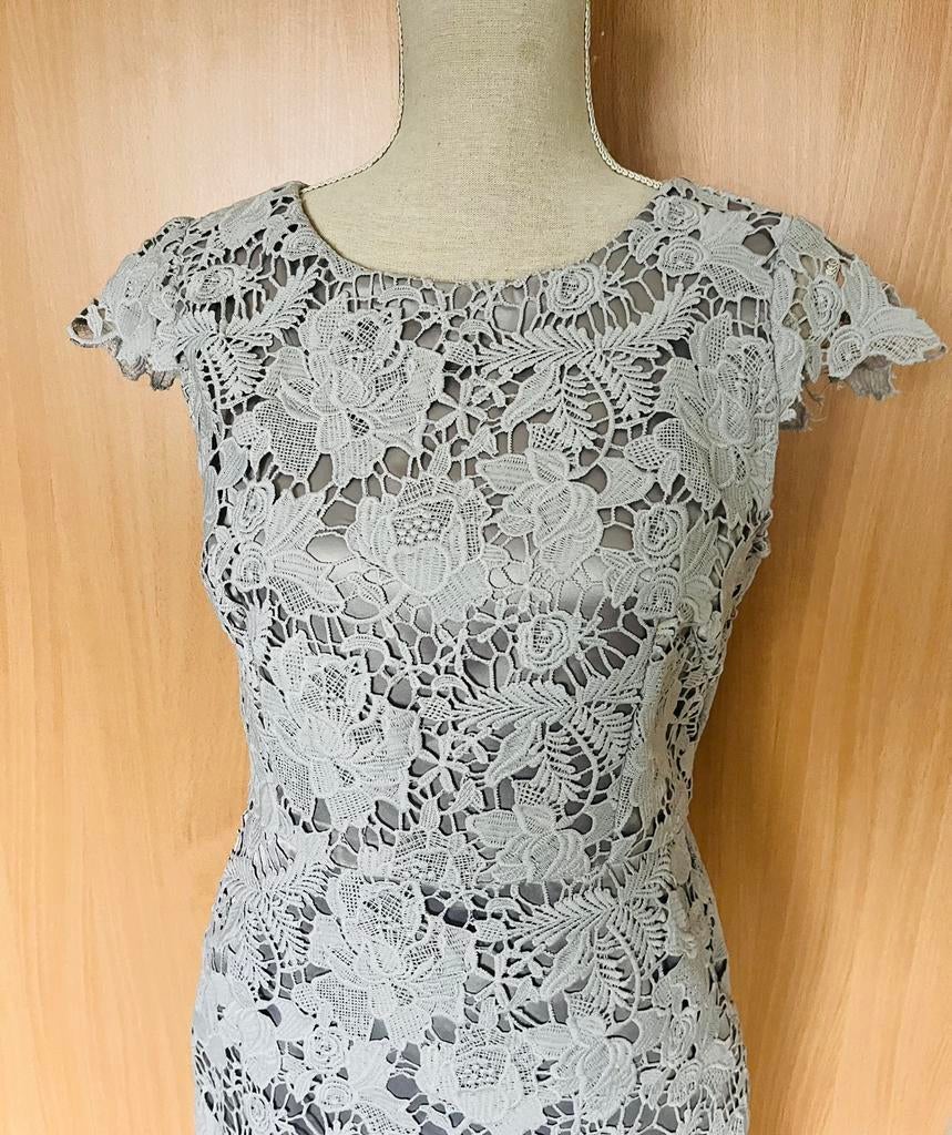 Yaly couture kanten jurk maat 38, Maat 38/40 (M), Ophalen of Verzenden, Zo goed als nieuw, Grijs
