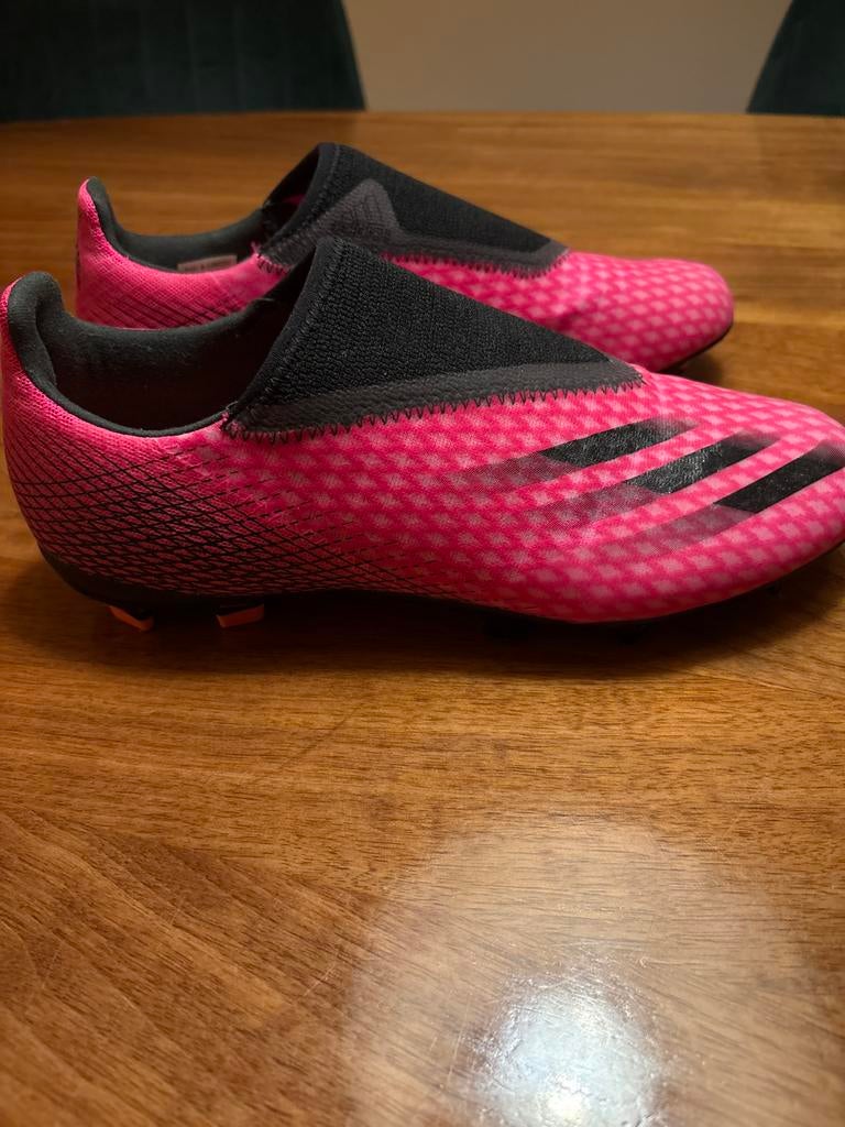 Roze voetbalschoenen, maat 40,5, Adidas, Ophalen of Verzenden, Zo goed als nieuw, Schoenen