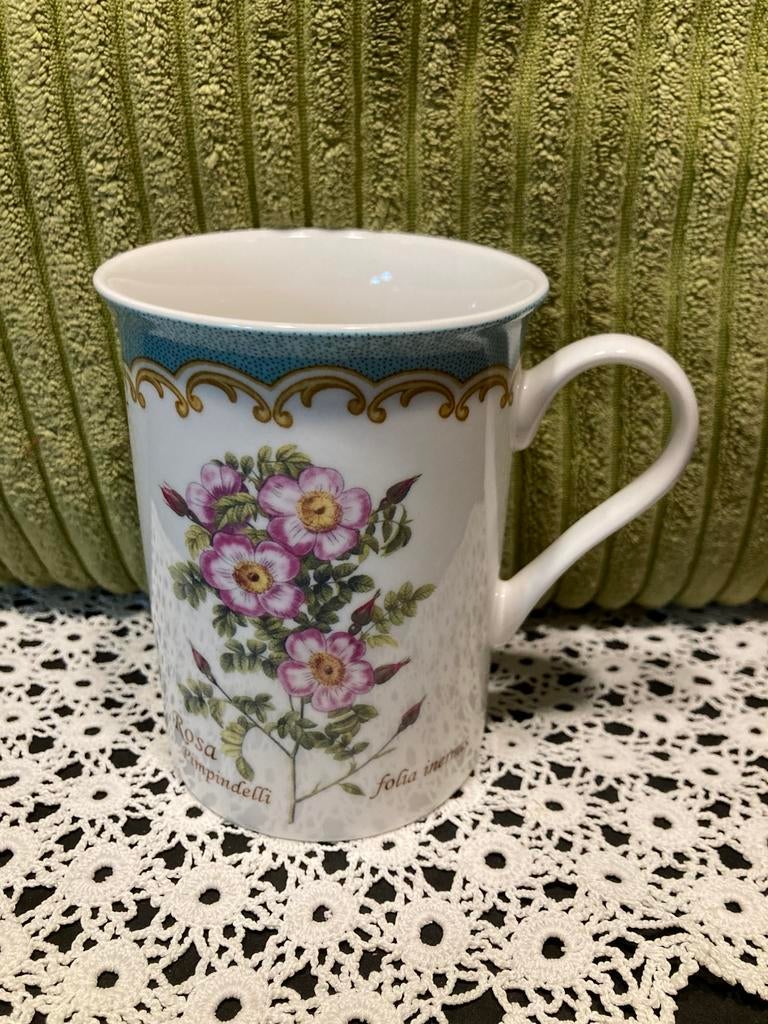 Beker Rosa Pimpindelli, New Bone China (090326b), Ophalen of Verzenden, Zo goed als nieuw, Overige stijlen, Kop(pen) en/of Schotel(s)