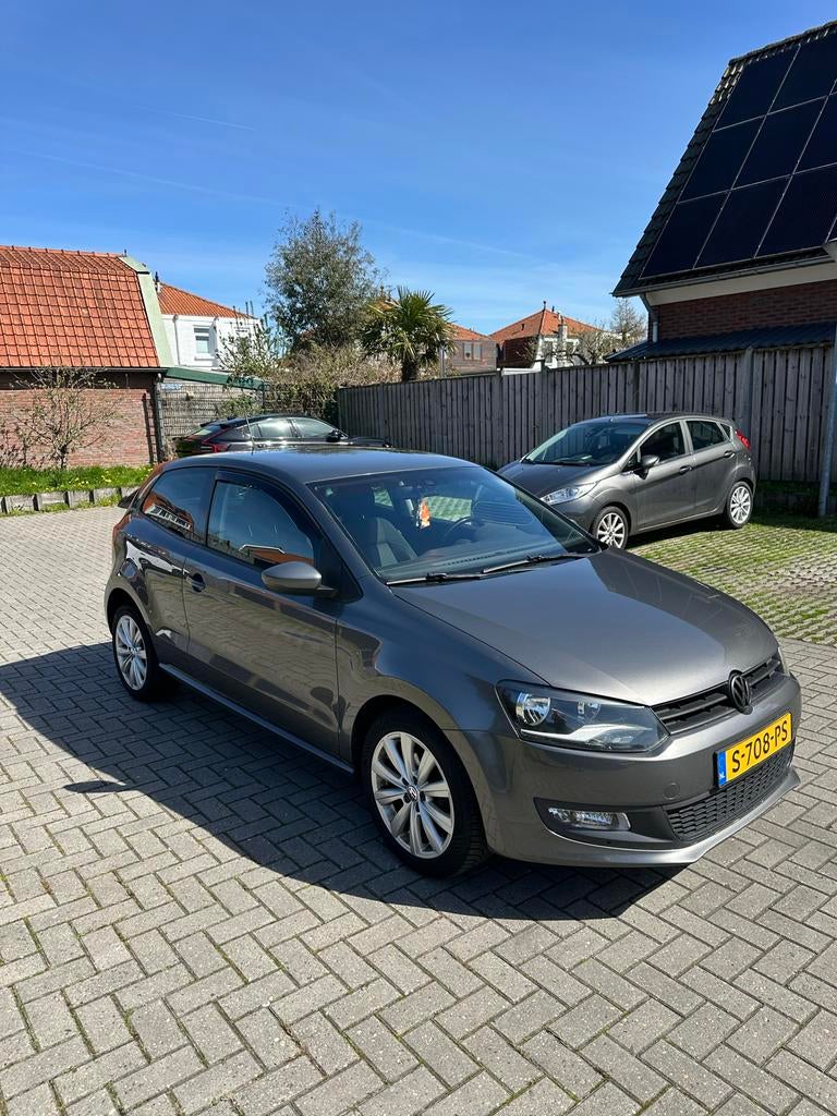 Volkswagen Polo 1.2 TSI 77KW 2010 Grijs, Auto's, Voorwielaandrijving, 40 €/maand, 988 kg, 1200 kg