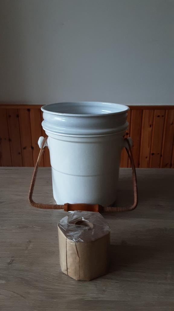 EMAILLE WITTE PLAS EMMER., Ophalen of Verzenden