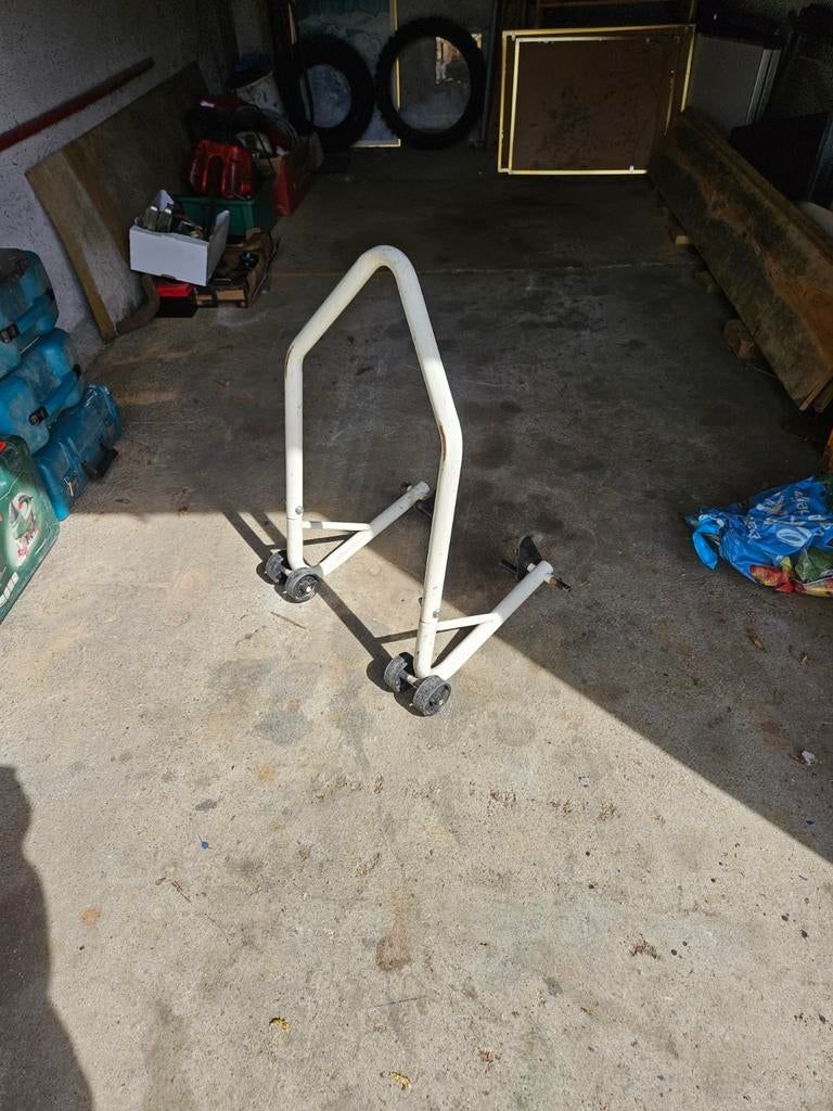 Stevige paddockstand voor motorfiets, Ophalen, Gebruikt