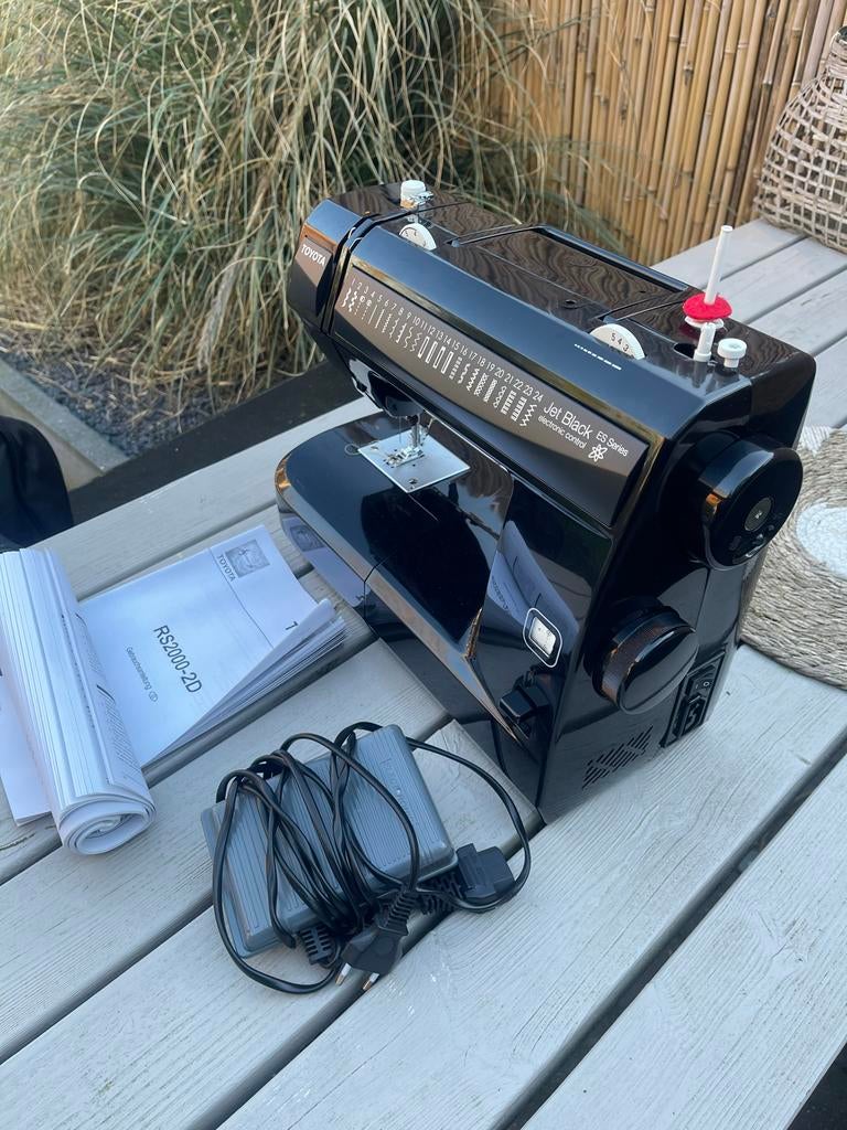 Toyota RS2000-2D naaimachine, Ophalen of Verzenden, Gebruikt, Naaimachine, Overige merken