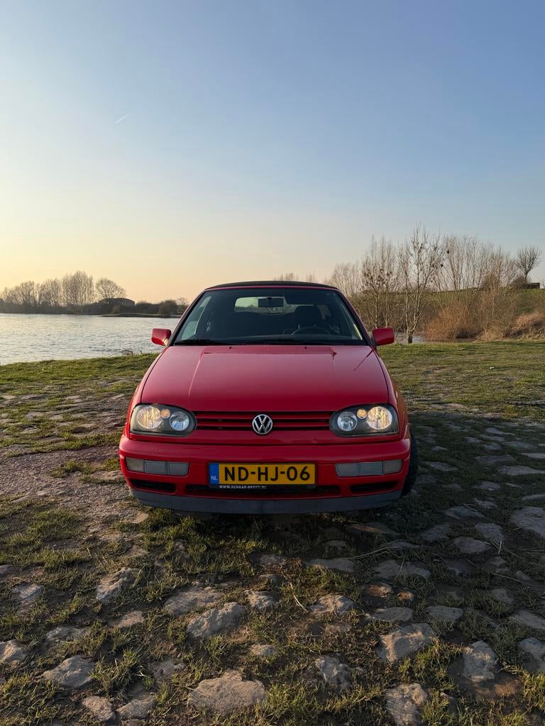 Volkswagen Golf 1.8 Cabriolet 55KW E2 1995 Rood, Voorwielaandrijving, 74 pk, 4 cilinders, Cabriolet