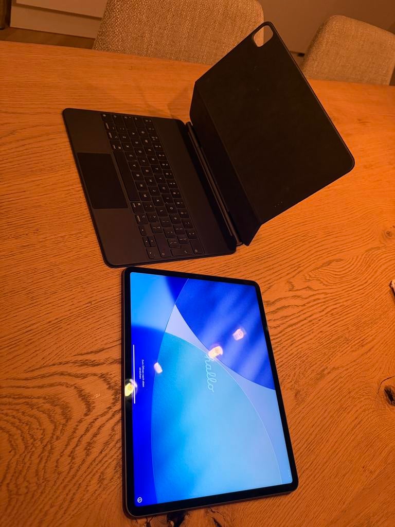 iPad Pro 12.9 (M1, 2021) + Magic Keyboard + Apple Pencil, Apple iPad, 12 inch, Ophalen of Verzenden, Zo goed als nieuw