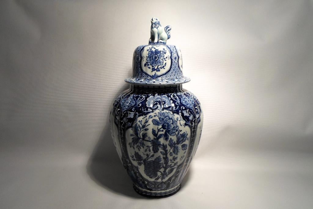 Petrus Regout & Co Delfts Vaas, Antiek en Kunst, Ophalen of Verzenden