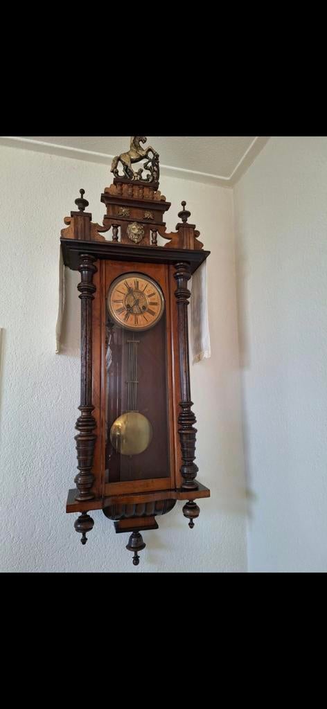 Antieke klok, kapstok, borstelrek en spiegel, Ophalen