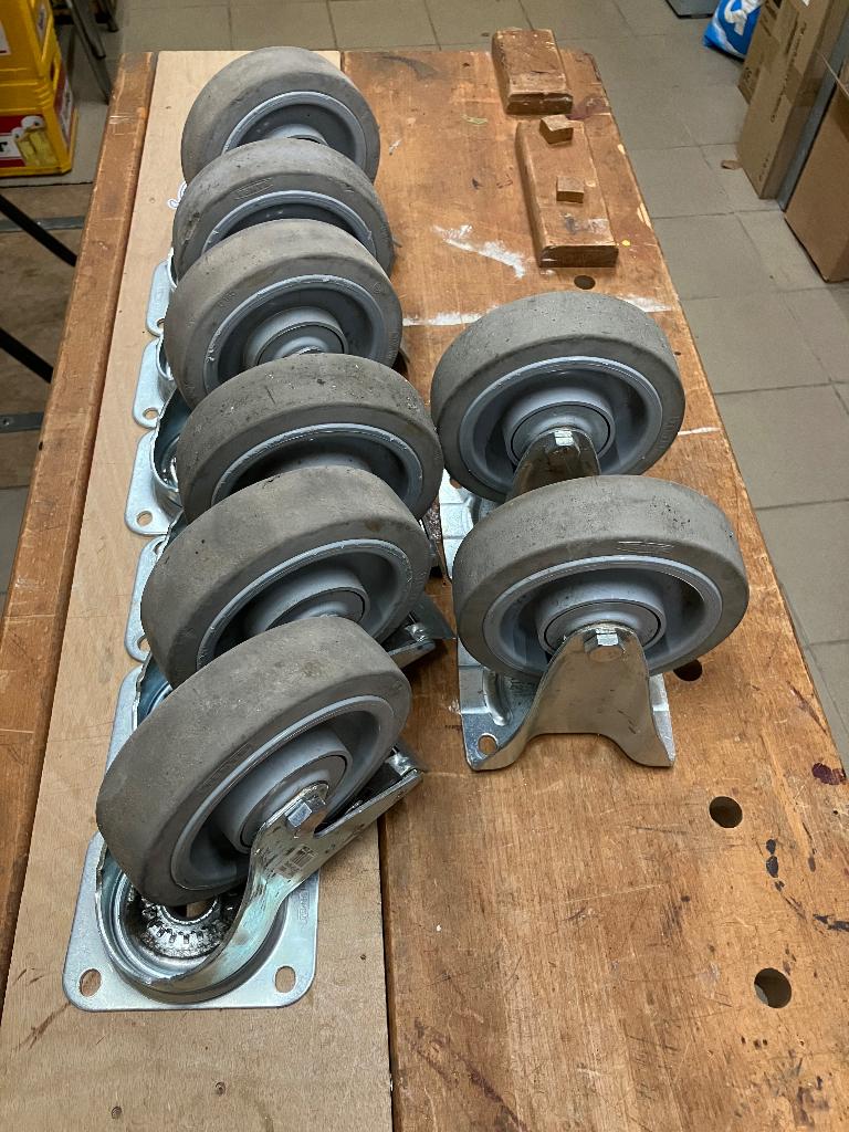 2 bok- en 6 zwenkwielen 200mm, Ophalen, Zo goed als nieuw