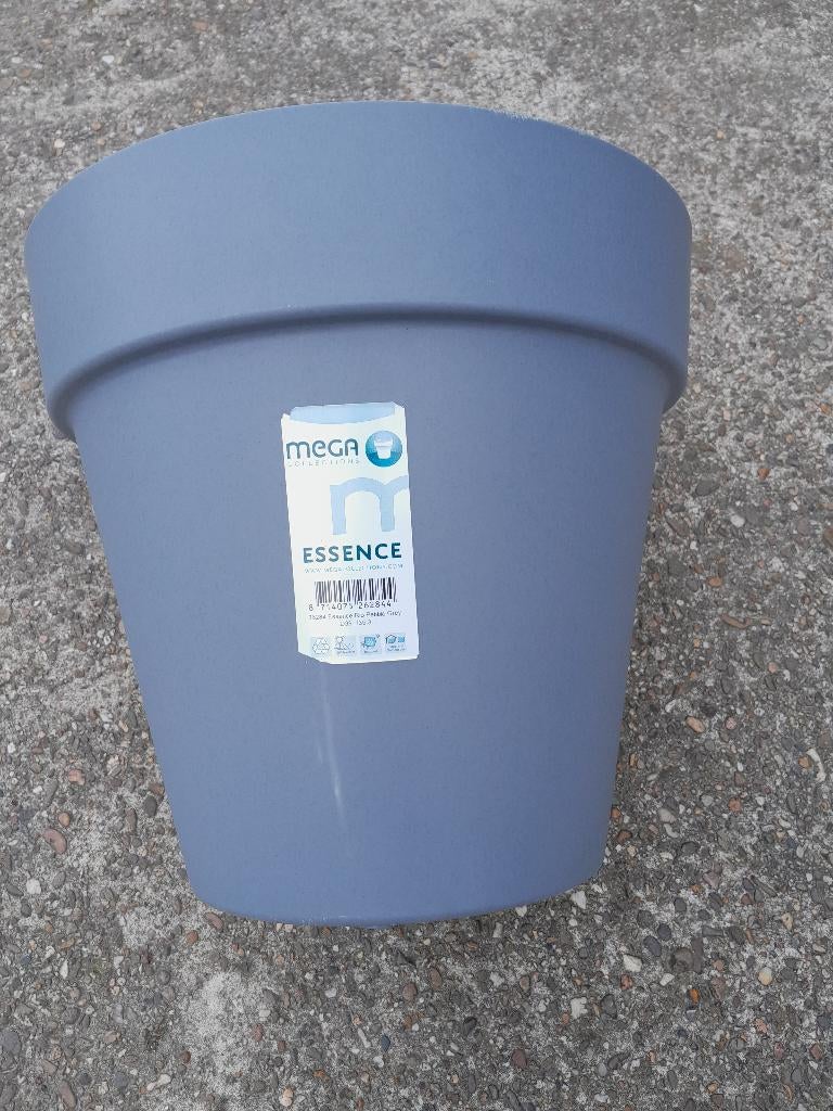 BLOEMPOT    LAGE PRIJS!!!!, Kunststof, Rond, Zo goed als nieuw, Minder dan 40 cm