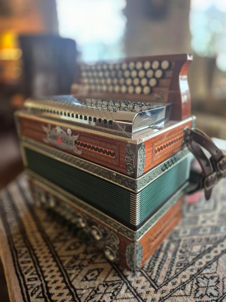 Steirische Harmonika van Strasser (professional), Muziek en Instrumenten, Met koffer, Zo goed als nieuw, Knopaccordeon, Ophalen