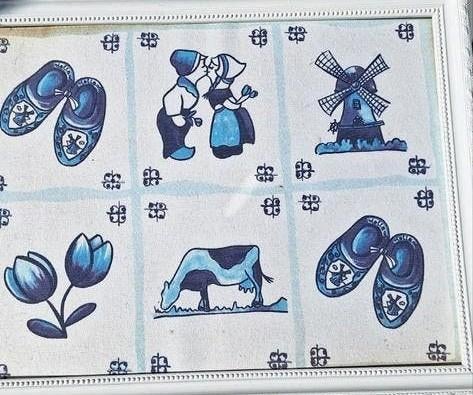 Wandbord met Delfts blauw-achtige afbeeldingen, Ophalen of Verzenden