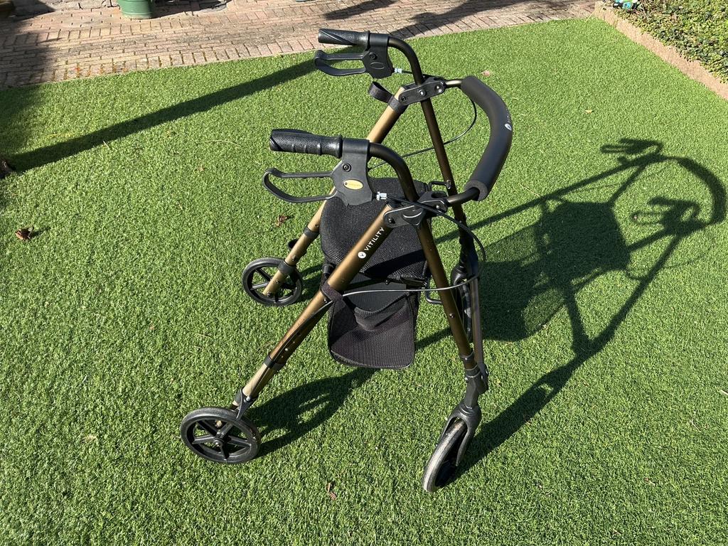 Rollator, Diversen, Rollators, Ophalen of Verzenden, Lichtgewicht, Zo goed als nieuw