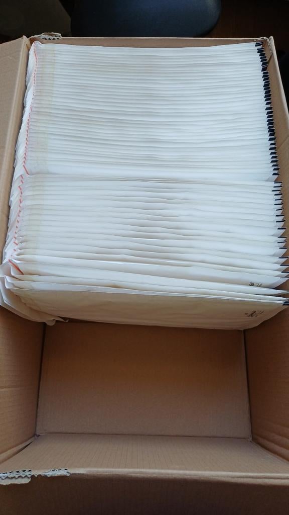 52 luchtkussen enveloppen 220x340 mm, Ophalen of Verzenden, Envelop