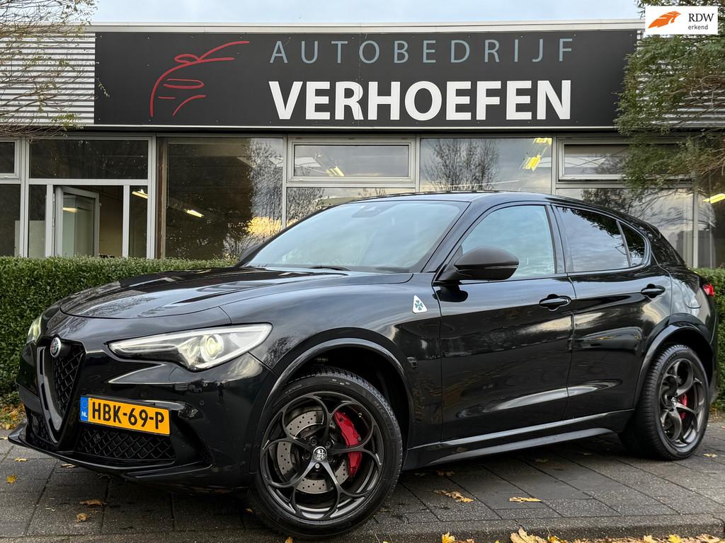 Alfa Romeo Stelvio 2.9 V6 AWD Quadrifoglio - APPLE CARPLAY -, Auto's, Automaat, Gebruikt, 510 pk, Zwart