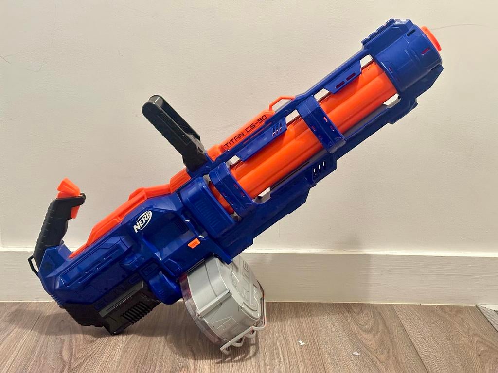 Nerf Elite Titan CS-50 Blaster - Krachtige Speelervaring, Ophalen, Zo goed als nieuw, Jongen of Meisje