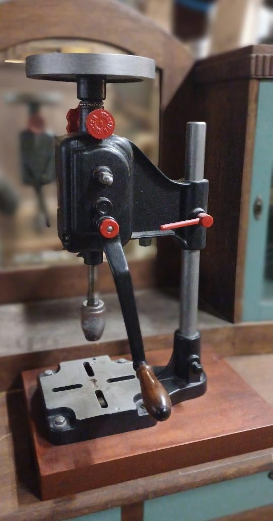 Antieke kolomboor handboor Ixion 1920 1930, Ophalen