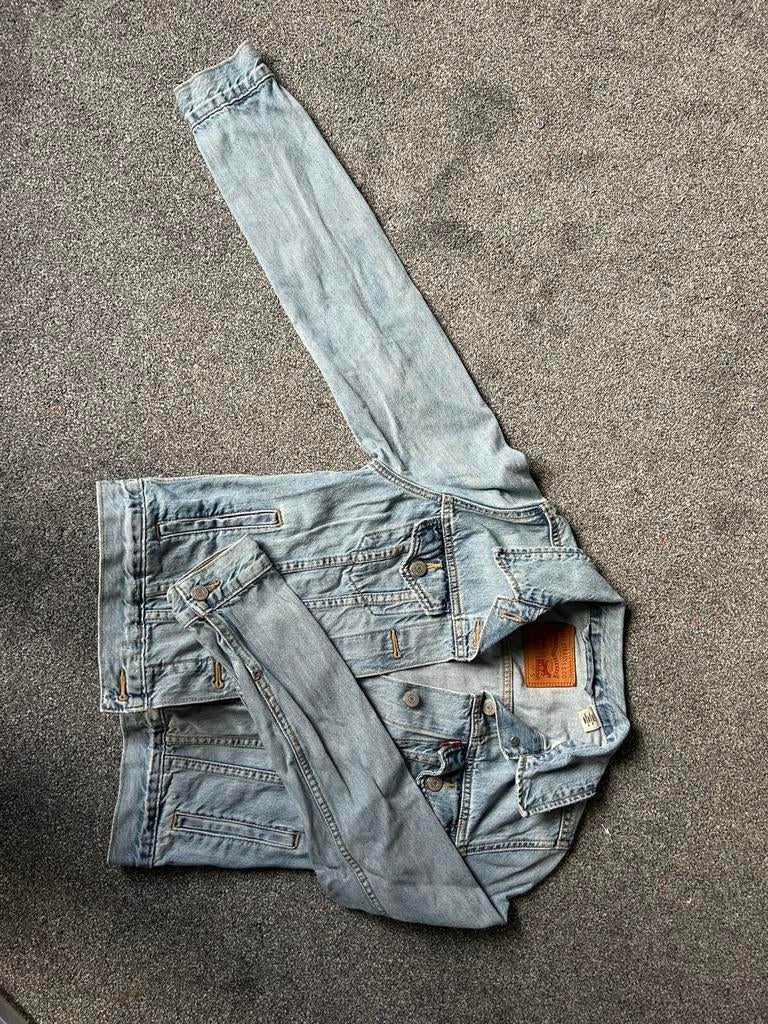 Levi’s spijkerjasje maat S in zeer nette staat te koop, Ophalen of Verzenden, Maat 36 (S), Blauw